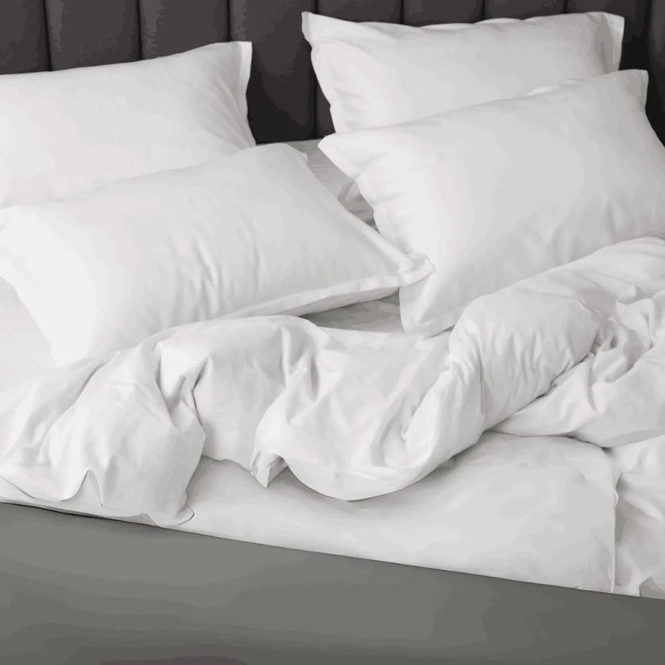 White bedding set